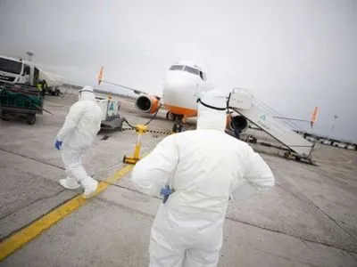 Рейс з евакуйованими українцями: у МОЗ запевнили, що всі на борту почуваються добре