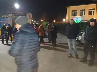 На Полтавщині мітингують через можливе розміщення евакуйованих з Китаю