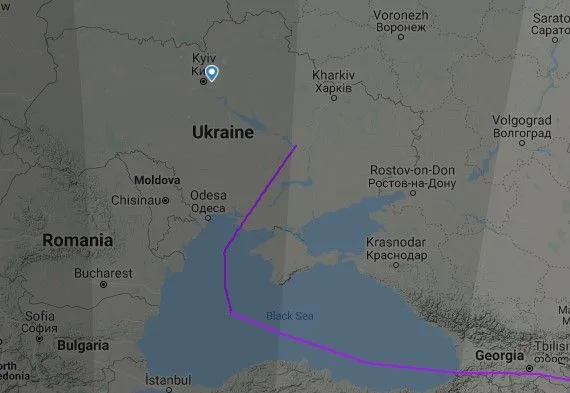 Літак з Уханя з українцями на борту змінив курс на Харків