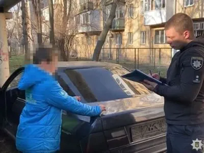 В Одессе 12-летний мальчик угнал автомобиль и уснул в нем