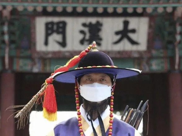 Послідовники церкви у Південній Кореї, прихожанка якої заразила коронавірусом 144 особи, "відкидають хвороби"