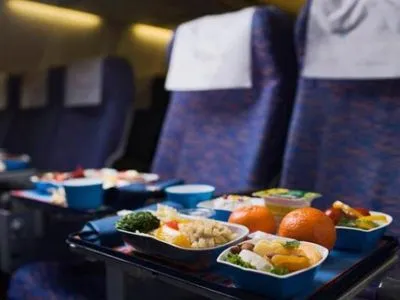 Транспортний комітет хоче розібратися із харчуванням для пасажирів “Укрзалізниці”