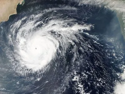 Синоптики сообщили, когда циклон принесет в Украину непогоду