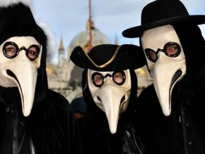 У Венеції через новий коронавірус завчасно завершили щорічний карнавал