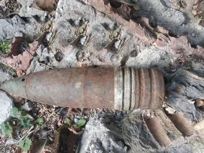 В Николаевской области мужчина нашел артиллерийский снаряд во время проведения земляных работ