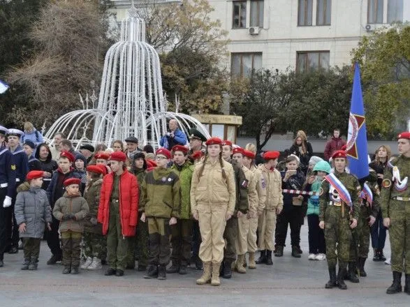 В оккупированном Крыму устроили детский военный парад в честь 23 февраля