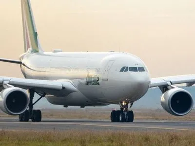 Епідемія коронавірусу: Alitalia поверне 40 пасажирів з заблокованого на Маврикії рейсу