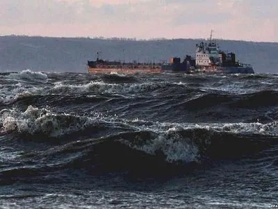 На Чорному і Азовському морях очікується шторм