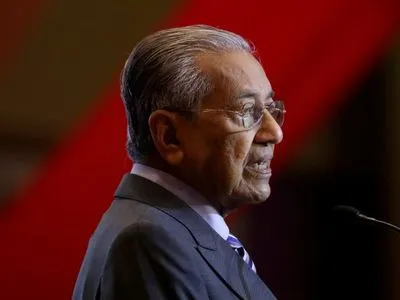 Прем'єр-міністр Малайзії подав у відставку