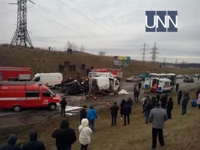Неподалік Львова у ДТП потрапило одразу шість авто, є потерпілі