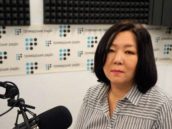 Суд зобов’язав ДМС повторно розглянути справу казахстанської опозиційної журналістки Ахметової