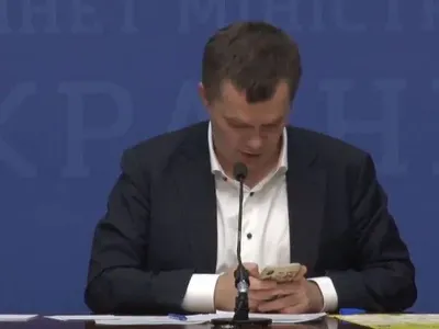 Милованов не зміг прозвітувати бюджет міністерства без калькулятора