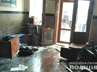 В Жмеринский горсовет во время сессии ворвались люди в масках: пострадали 8 полицейских