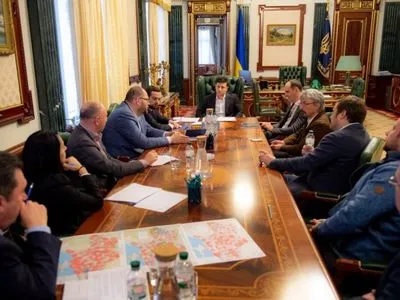 Зеленский и медиагруппы согласовали запуск незакодированных версий украинских телеканалов
