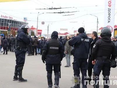 В Харькове задержали 55 человек из-за столкновений на рынке "Барабашово"
