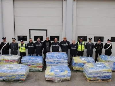 Итальянская полиция изъяла на корабле из Колумбии более трех тонн кокаина