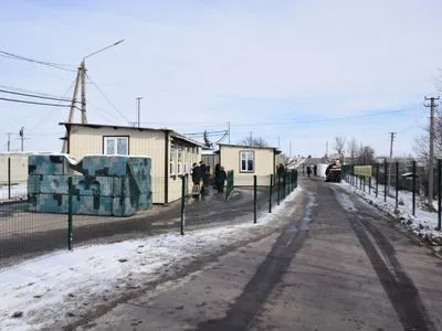 На КПВВ на Донбассе утром в очередях застряли 200 автомобилей