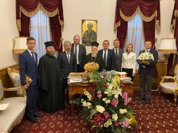 ukrayinska-delegatsiya-privitala-vselenskogo-patriarkha-z-80-richchyam