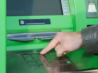 Знімайте готівку заздалегідь: у ніч на 1 березня не працюватимуть банкомати ПриватБанку і "Приват24"