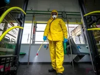 Эпидемия коронавируса: во Львове показали, как дезинфицируют транспорт