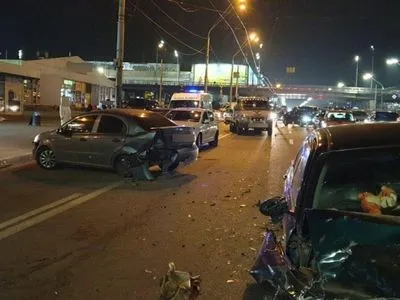 В Киеве пьяный водитель спровоцировал ДТП с участием 6 автомобилей