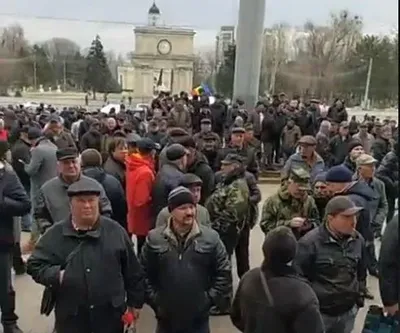 В Кишиневе 2 тысячи человек вышли на антиправительственные протесты
