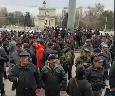 У Кишиневі 2 тисячі людей вийшли на антиурядові протести