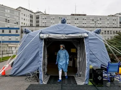 Эпидемия коронавируса: первый случай инфицирования COVID-19 в Риме - заразился полицейский