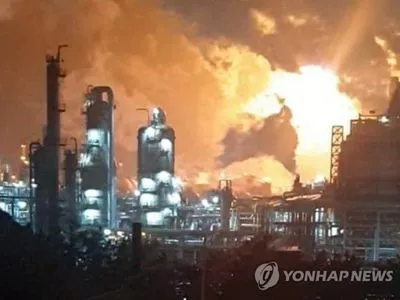 В Южной Корее на химзаводе произошел взрыв и пожар
