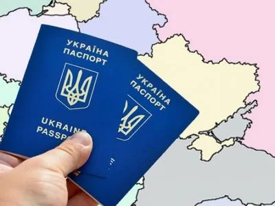 Нові правила в'їзду до РФ збільшили попит на закордонні паспорти у східних регіонах