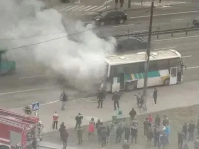 У Києві під час руху загорівся пасажирський автобус