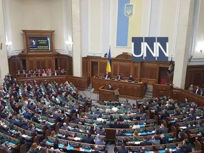 Зеленский пообещал на фоне смены правительства не менять курс Украины