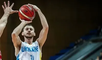 Четырнадцать очков украинца помогли клубу разгромить соперника в чемпионате Турции