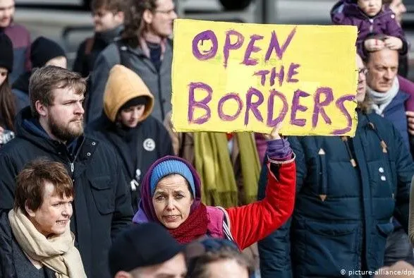 У Гамбурзі та Берліні вимагали прийому біженців з турецько-грецького кордону