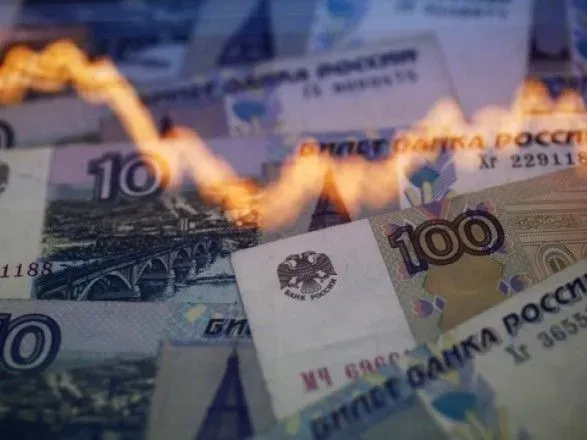 У Росії впав курс рубля на тлі різкого обвалу вартості нафти