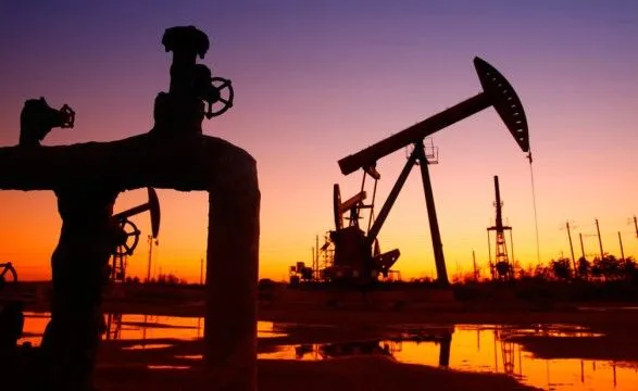 Цены на нефть обвалились на 20% из-за начала "нефтяной войны" между Саудовской Аравией и Россией