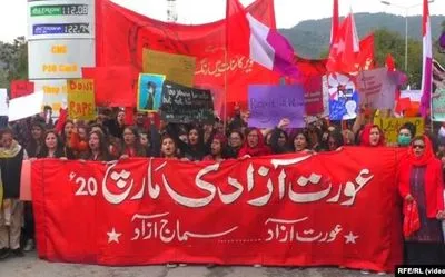 В Пакистане несколько человек пострадали из-за столкновений на марше за права женщин