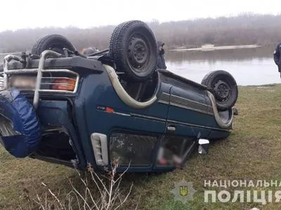 На Чернігівщині легковик потонув у Десні, водій загинув