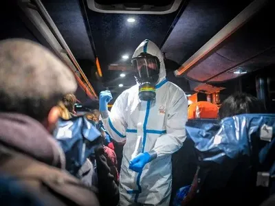 В "Борисполе" сел самолет с пассажиркой из КНР, в которой обнаружили признаки коронавируса