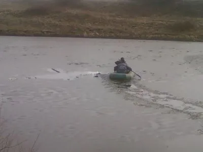 В Винницкой области спасатели достали со дна реки тело пропавшего рыбака