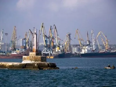 Недопущение коронавируса: в порту Бердянск изолировали моряков в каюте судна