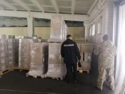 У "Борисполі" виявили кілька партій медичних масок, які намагалися незаконно вивезти до Китаю та Італії