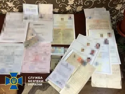 Українець організував незаконну схему легалізації громадян РФ на території Євросоюзу