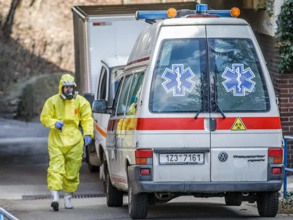 Пандемия COVID-19: Чехия запретила въезд всем иностранцам без разрешения на проживание и выезд чехам из страны