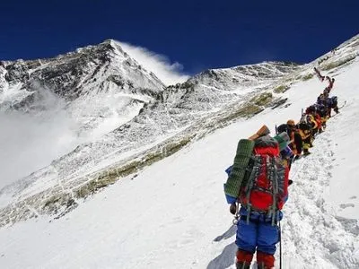 Непал скасував всі експедиції на Еверест