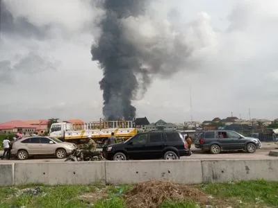 В Нигерии на участке нефтепровода произошел взрыв