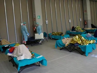 Пандемия коронавируса: число жертв COVID-19 в Италии и продолжает расти - 2158 смертей, 27 980 больных