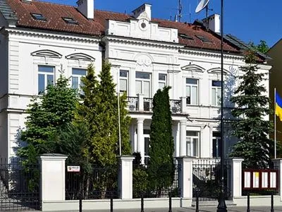 Посольство Украины в Польше проверяет информацию по выявлению коронавируса в двух украинцев