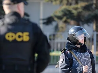 Обыски в Джанкое: крымского татарина увезли в неизвестном направлении