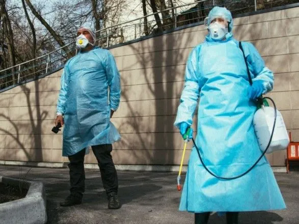 Підозра на коронавірус у Тернопільській області: жінку госпіталізували до інфекційного відділення